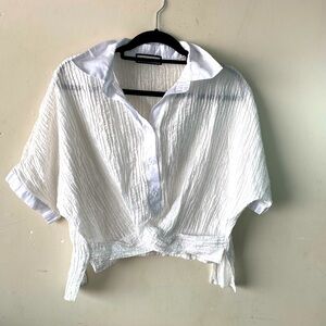 FM2050 White Cropped Buttoned Top